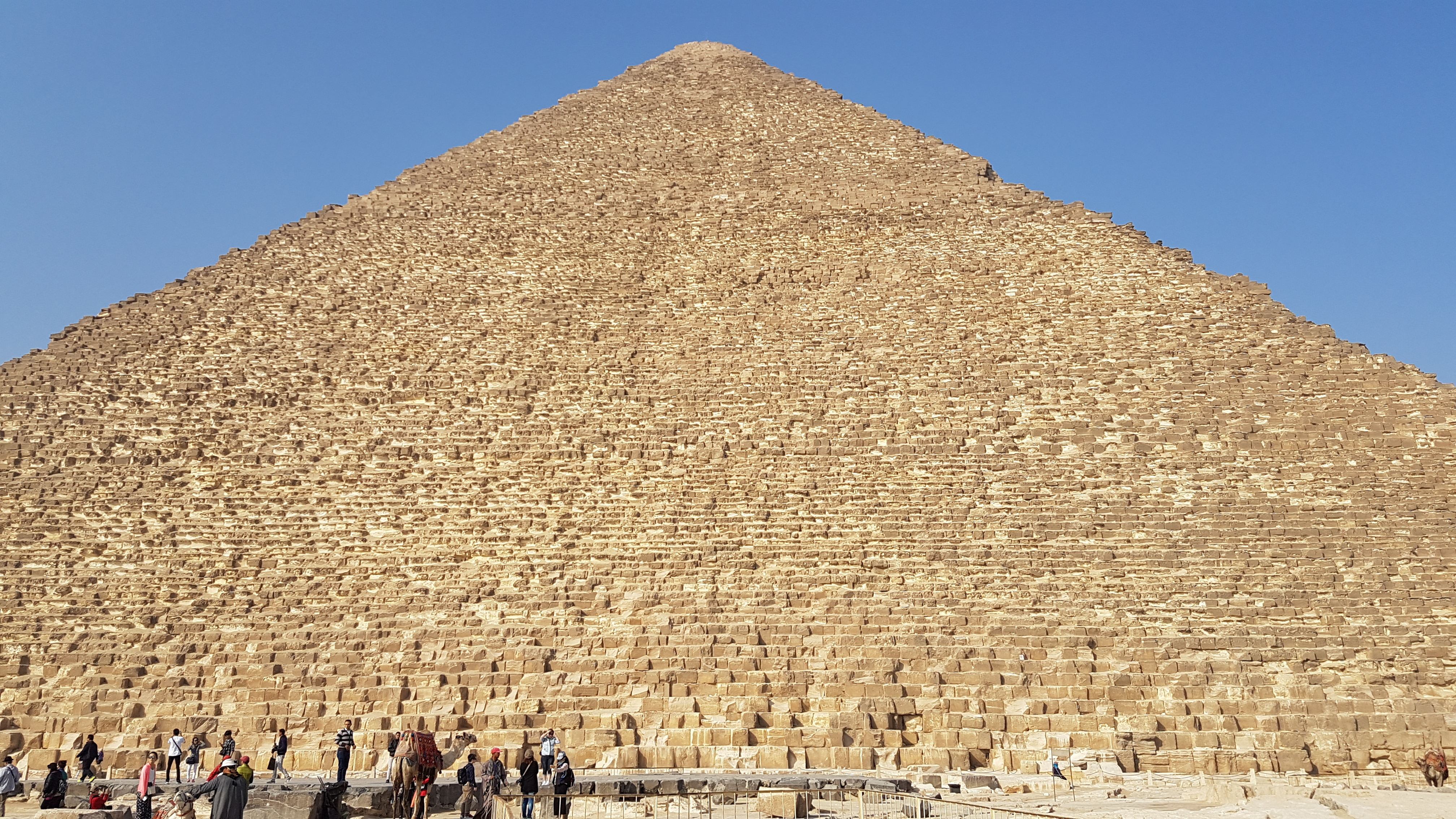 Куча пирамид. Пирамида Хеопса. Пирамида фараона Хеопса. : Пирамида Хеопса(Великая пирамида. Пирамиды Гизы в Египте.